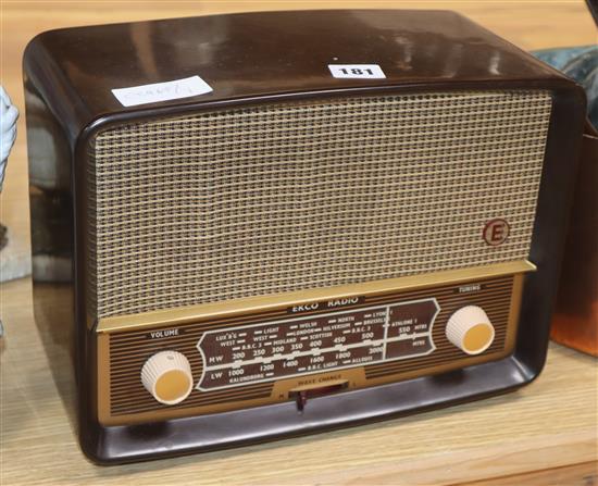 A 1950s Bakelite radio